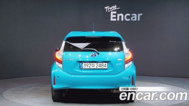 Toyota Prius 1.5 — пробег 76 019 км — фото 4 из 5
