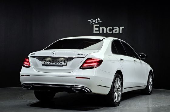 Mercedes-Benz E-Class E300 4MATIC Exclusive — пробег 40 604 км — фото 2 из 5