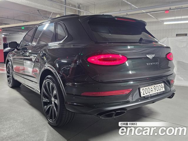 Bentley Bentayga 4.0 V8 EWB Mulliner — пробег 10 100 км — фото 2 из 5