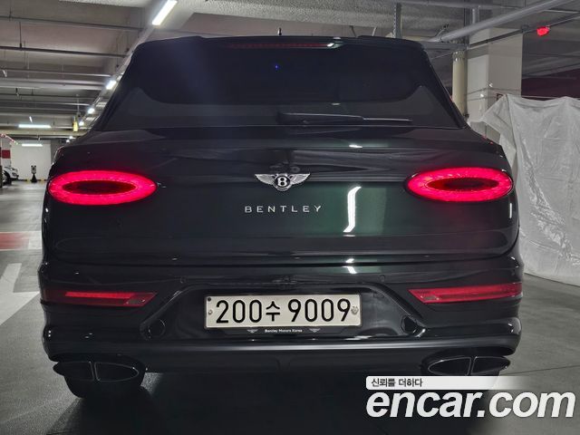 Bentley Bentayga 4.0 V8 EWB Mulliner — пробег 10 100 км — фото 4 из 5