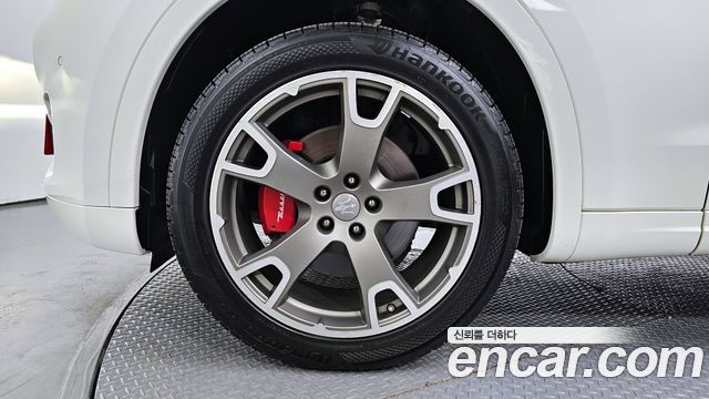 Maserati Levante из Кореи Encar