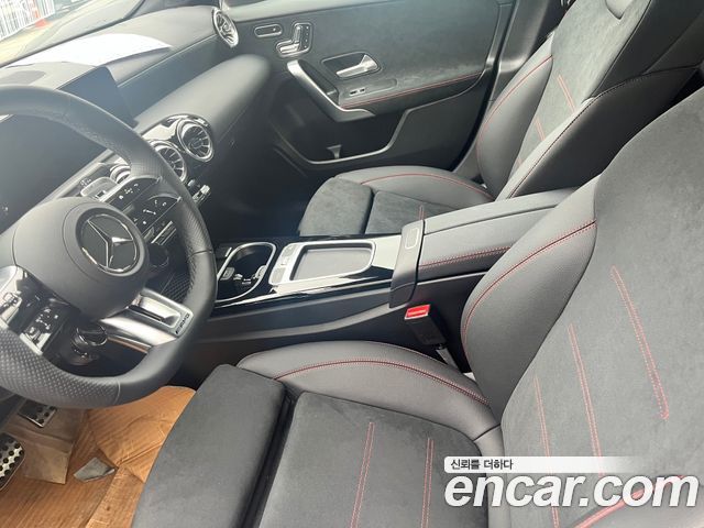 Mercedes-Benz A-Class AMG A35 S AMG 4MATIC Sedan — пробег 60 км — фото 5 из 5