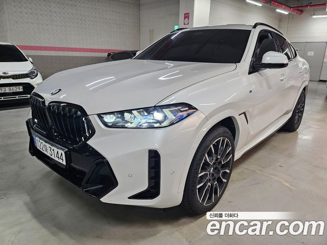 BMW X6 xDrive40i M Sport — пробег 2 600 км — фото 1 из 5