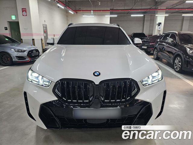 BMW X6 xDrive40i M Sport — пробег 2 600 км — фото 3 из 5