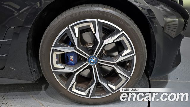 BMW i4 eDrive40 M Sports Pro — пробег 16 828 км — фото 5 из 5