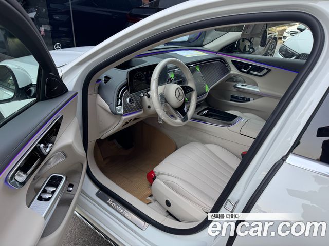 Mercedes-Benz E-Class E300 4MATIC Exclusive — пробег 30 км — фото 4 из 5