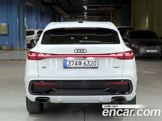 Audi Q5 45 TFSI Quattro Sportback S Line — пробег 15 км — фото 4 из 5