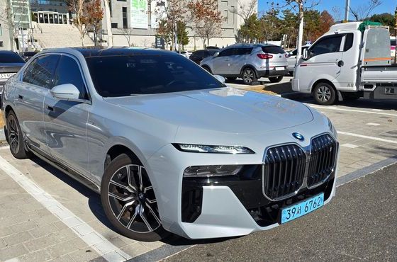 BMW i7 xDrive 60 M sport — пробег 41 700 км — фото 1 из 5