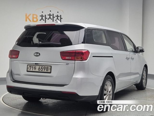 Kia Carnival 11-Seater Deluxe — пробег 168 427 км — фото 3 из 5