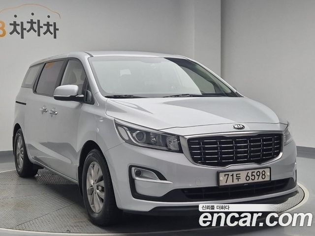 Kia Carnival 11-Seater Deluxe — пробег 168 427 км — фото 4 из 5