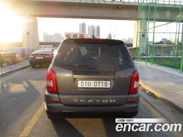 Ssangyong Rexton 2.2 4WD RX7 Deluxe — пробег 136 000 км — фото 4 из 5