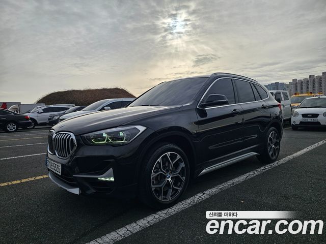 BMW X1 xDrive 20i xLine — пробег 67 700 км — фото 1 из 5