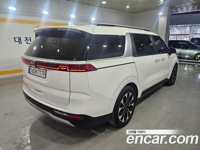 Kia Carnival 9-Seater Prestige — пробег 155 000 км — фото 4 из 5