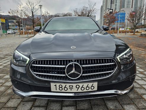 Mercedes-Benz E-Class E350 4MATIC Avantgarde — пробег 52 462 км — фото 1 из 5