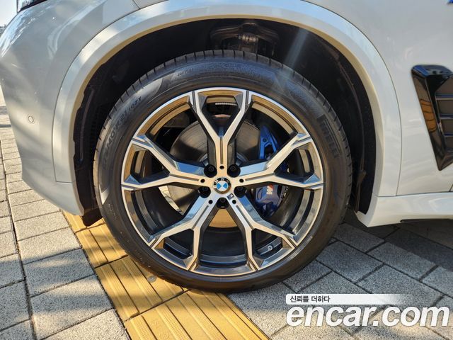 BMW X5 xDrive 40i M Sport — пробег 3 100 км — фото 5 из 5