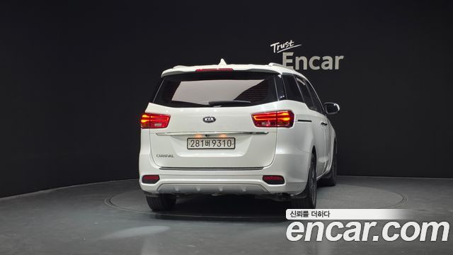 Kia Carnival из Кореи Encar