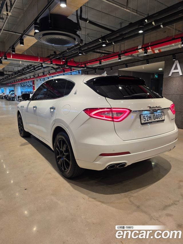Maserati Levante из Кореи Encar