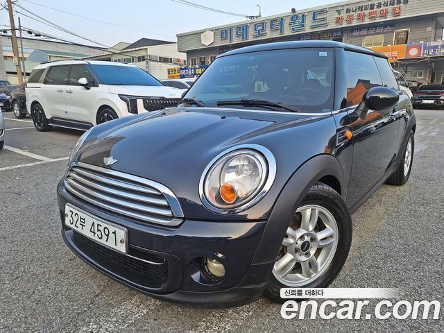 Mini Cooper SE — пробег 126 000 км — фото 1 из 5
