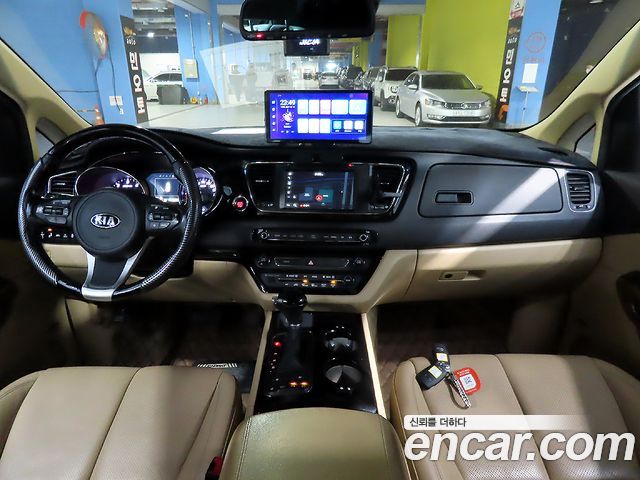 Kia Carnival из Кореи Encar