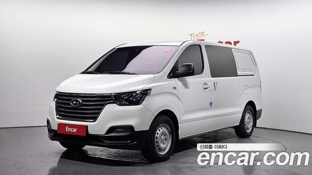 Hyundai Starex Van 5-Seater Style — пробег 32 955 км — фото 1 из 5
