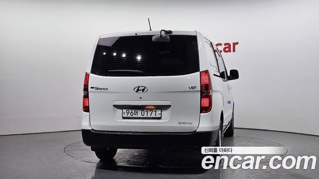 Hyundai Starex Van 5-Seater Style — пробег 32 955 км — фото 4 из 5