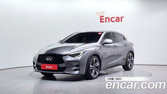 Infiniti Q30 2.0 Exclusive City Black — пробег 49 739 км — фото 1 из 5