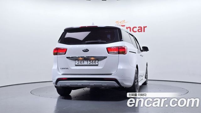 Kia Carnival 9-seater Prestige — пробег 82 179 км — фото 4 из 5