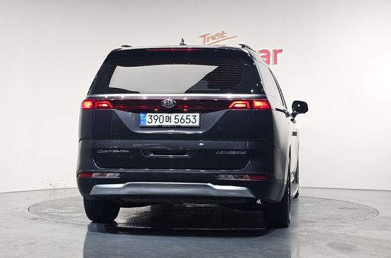 Kia Carnival 7-Seater Signature — пробег 30 030 км — фото 4 из 5