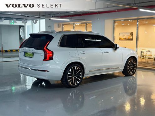 Volvo XC90 T8 Ultra Bright Hybrid — пробег 5 616 км — фото 2 из 5