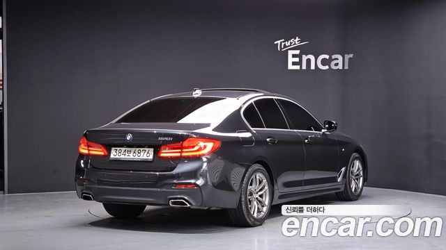 BMW 5-Series 520i M Sport — пробег 85 113 км — фото 2 из 5