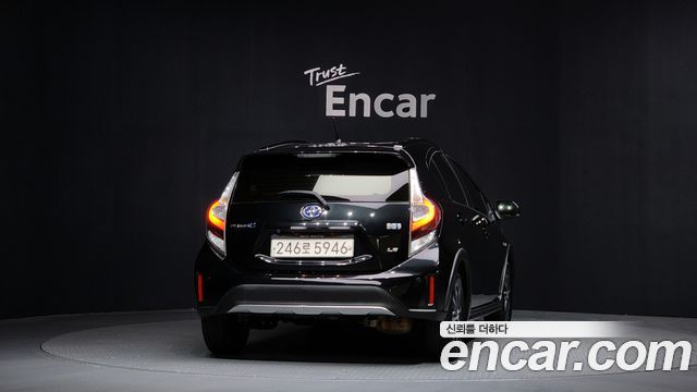 Toyota Prius из Кореи Encar