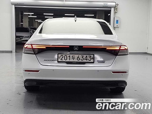 Honda Accord 2.0 Hybrid Touring — пробег 27 865 км — фото 3 из 5