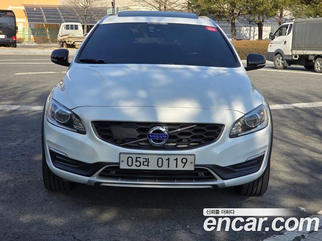 Volvo V60 T5 AWD — пробег 113 000 км — фото 1 из 5
