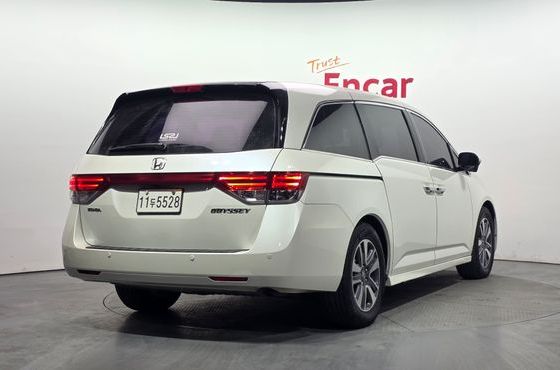 Honda Odyssey 3.5 4th — пробег 213 315 км — фото 2 из 5