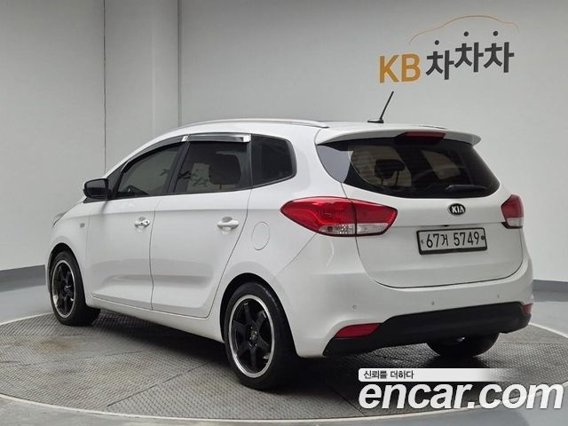 Kia Carens 1.7 VGT Prestige — пробег 300 000 км — фото 2 из 5