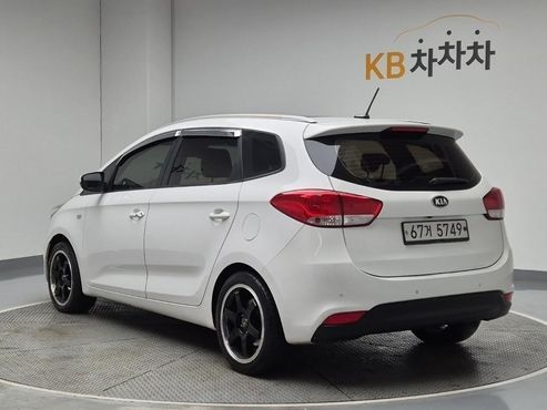 Kia Carens 1.7 VGT Prestige — пробег 300 000 км — фото 2 из 5