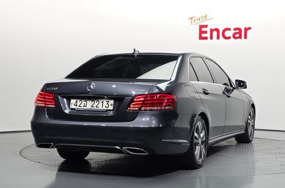 Mercedes-Benz E-Class E220 Bluetec Avantgarde — пробег 133 054 км — фото 2 из 5