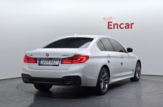BMW 5-Series 520d xDrive M Sport Package Plus — пробег 105 779 км — фото 2 из 5