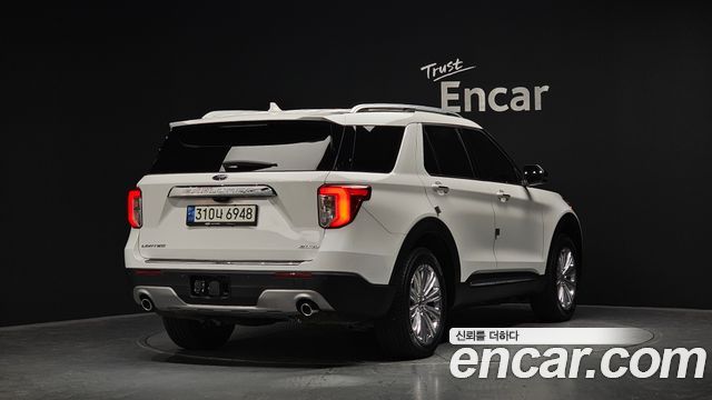 Ford Explorer 2.3 LimIted 4WD — пробег 53 572 км — фото 2 из 5