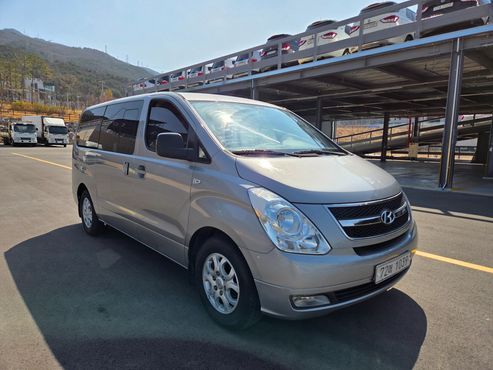 Hyundai Starex 12-Seater Wagon CVX Luxury — пробег 151 831 км — фото 3 из 5