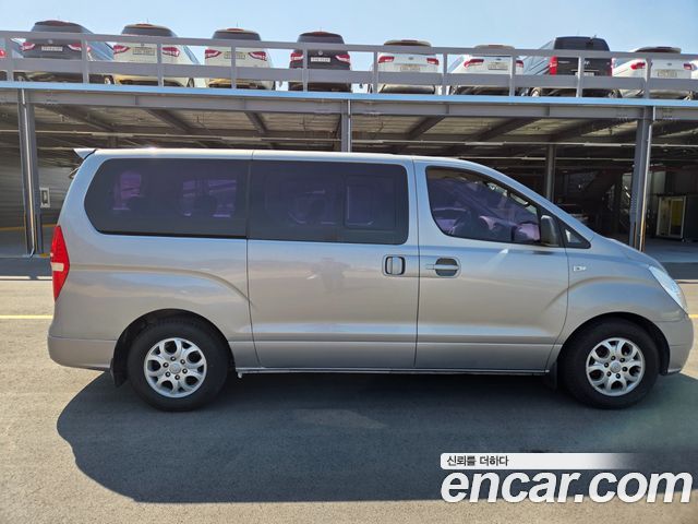 Hyundai Starex 12-Seater Wagon CVX Luxury — пробег 151 831 км — фото 4 из 5