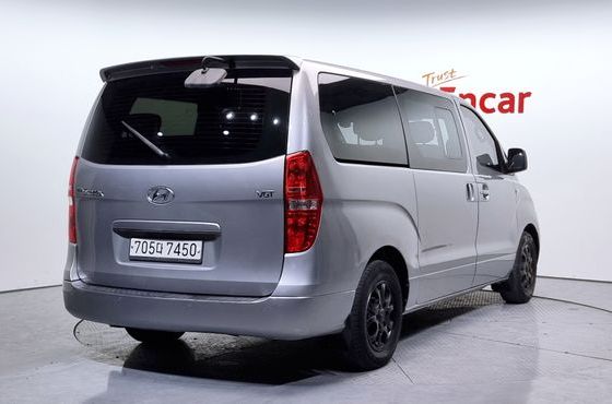 Hyundai Starex 12-Seater Wagon CVX Luxury — пробег 134 628 км — фото 2 из 5