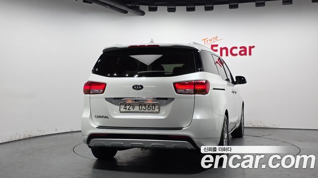 Kia Carnival из Кореи Encar