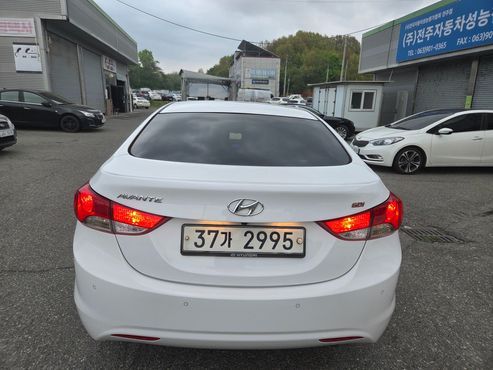 Hyundai AVANTE M16 GDI Smart — пробег 141 000 км — фото 5 из 5