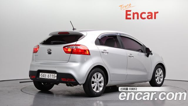Kia pride 1.6 GDI Hatchback Luxury — пробег 88 779 км — фото 2 из 5