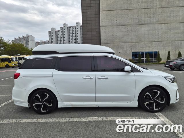 Kia Carnival Gasoline 7-Seater Hi-Limousine President — пробег 161 752 км — фото 3 из 5