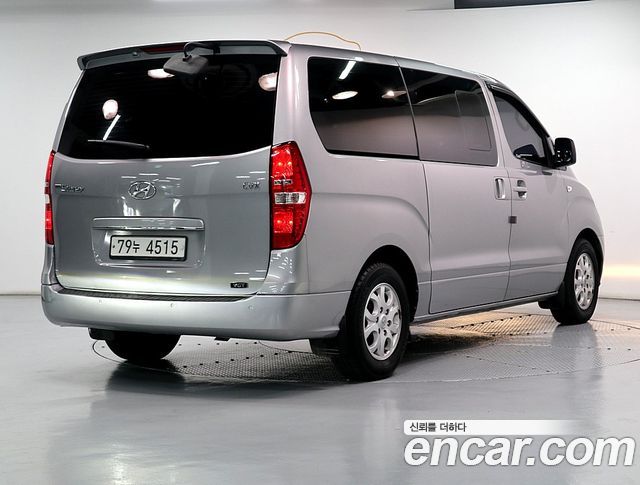 Hyundai Starex 11-Seater Wagon CVX Luxury — пробег 222 606 км — фото 3 из 5