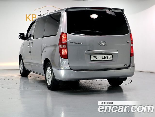 Hyundai Starex 11-Seater Wagon CVX Luxury — пробег 222 606 км — фото 4 из 5