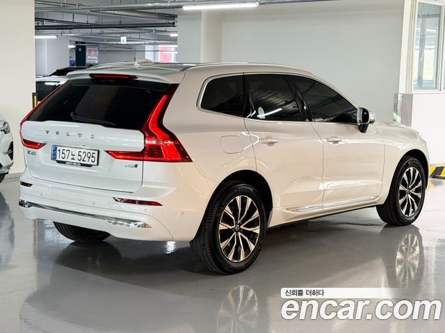 Volvo XC60 B5 Ultra Bright — пробег 9 750 км — фото 2 из 5