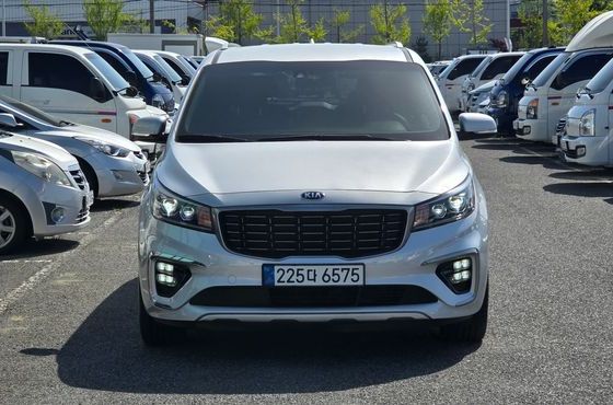 Kia Carnival Gasoline 9-Seater Prestige — пробег 48 955 км — фото 2 из 5